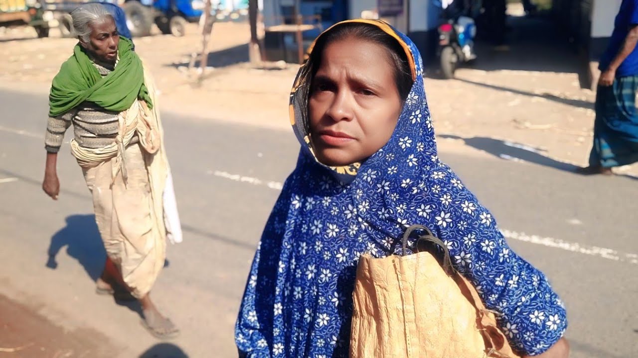 দুইটা ছেলে থাকতেও মানুষের কাছে সাহায্য করে চলতে হয়