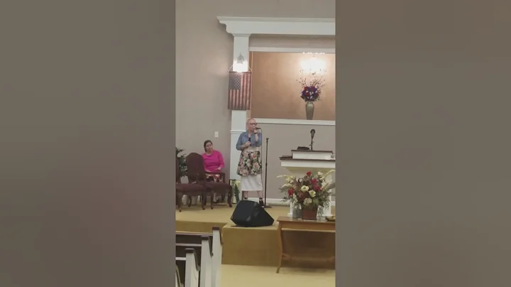 Madalyn singing "I Will Trust In You"