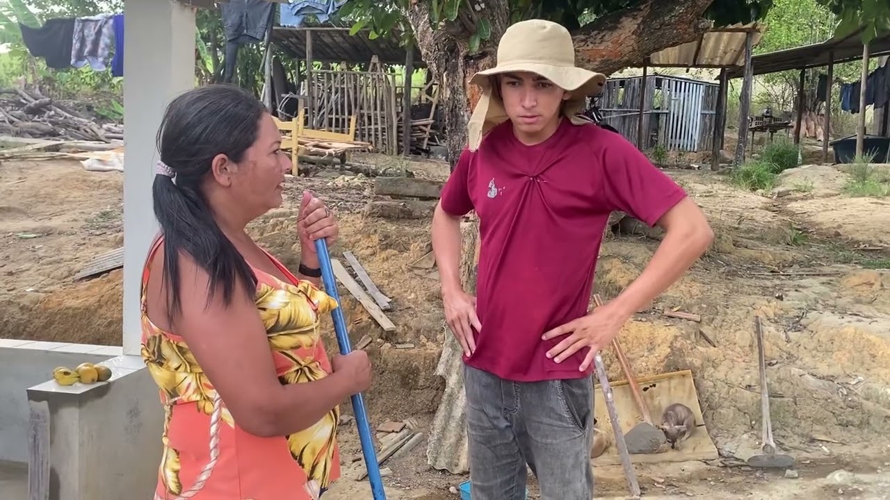 Ele depois de ter achado a Carteira de  Dinheiro Resolve entregar o dono e olha a reação dele 
