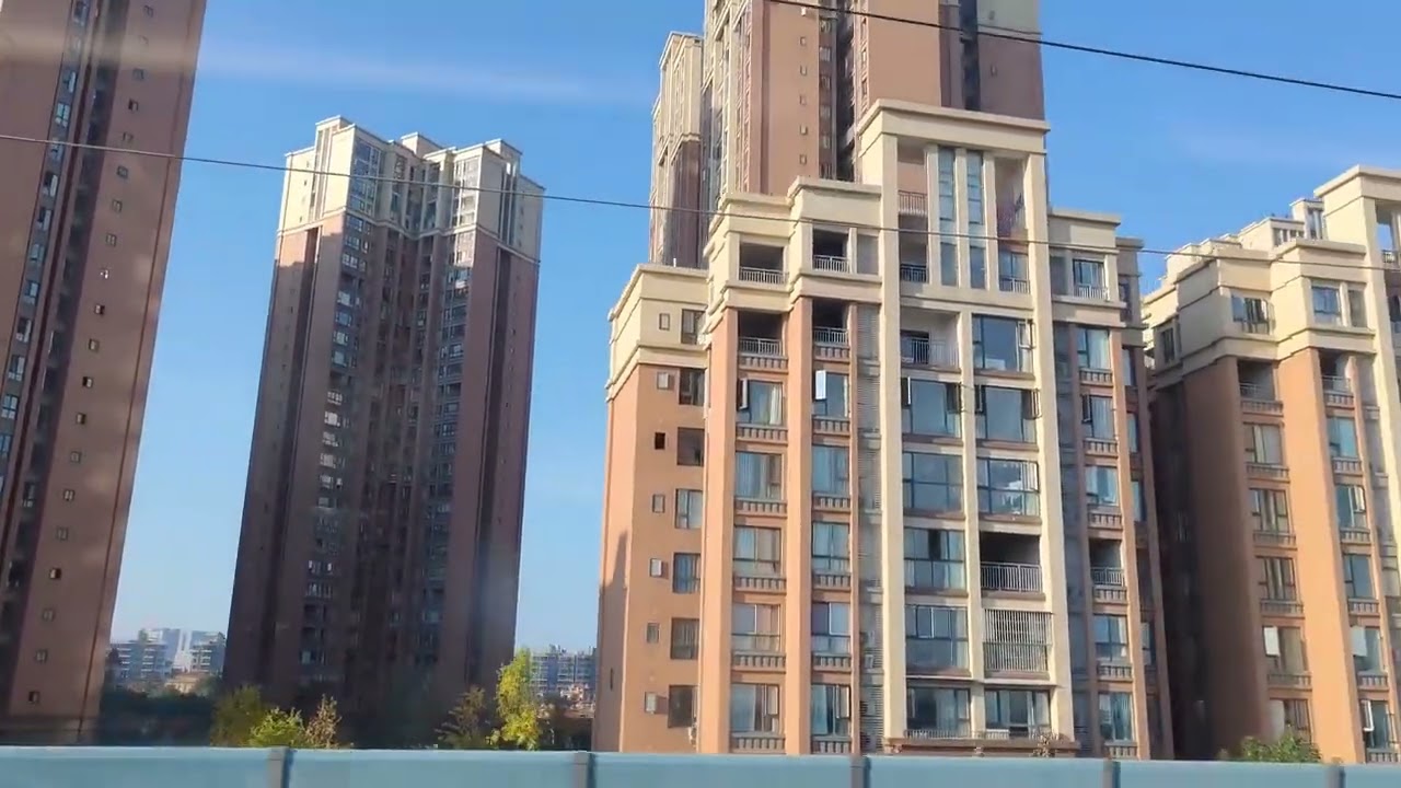 坐车路过成都郫都区，这个区，在成都12区属于什么水平呢？ #成都 #郫都区