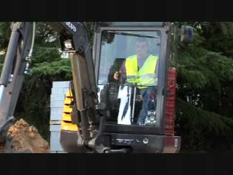 Volvo Compact Excavator EC27C Features