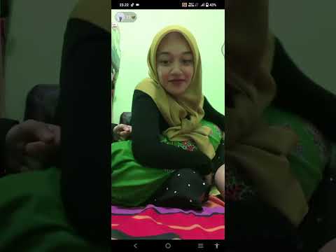 live tiktok cewek cantik hijab pamer cd bikin sange penonton ga tahan 💦