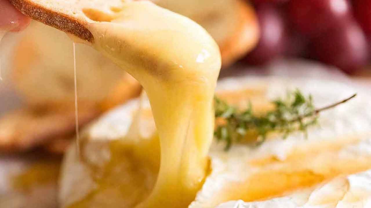 Baked Brie  RecipeTin Eats