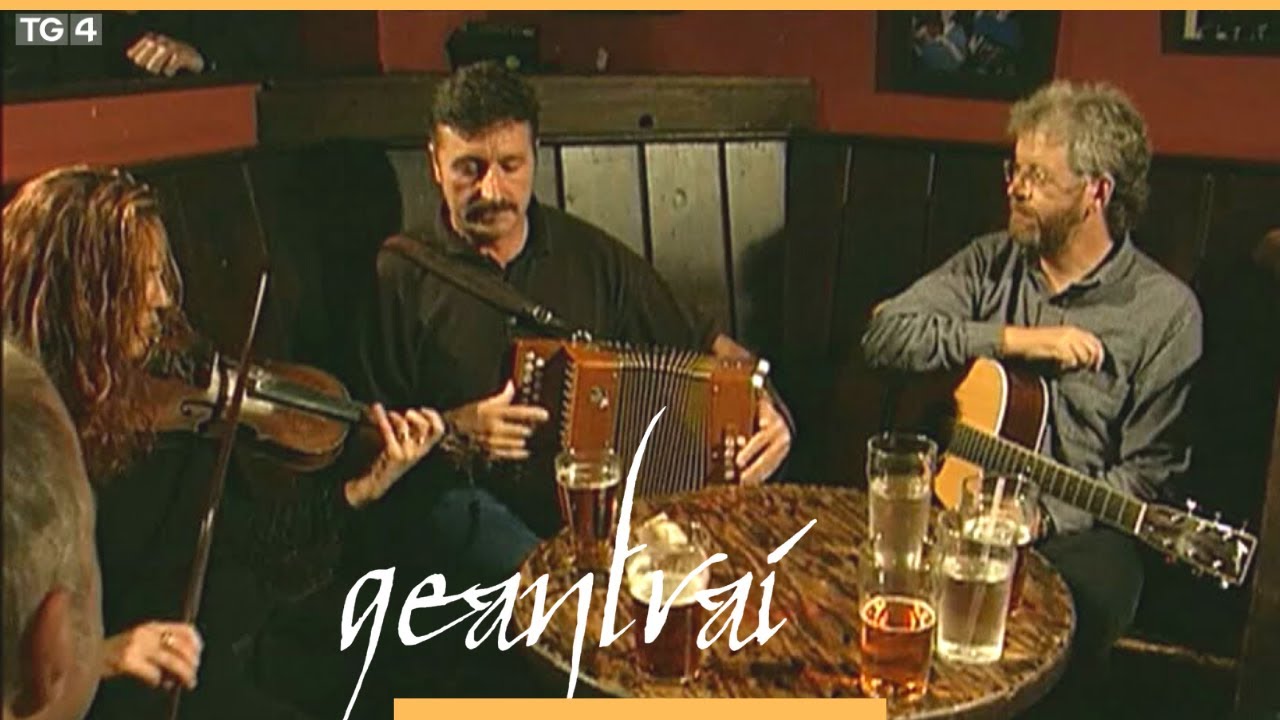 Helena Delaney, Johnny O'Leary & Daithí Sproule | The Burren Irish Pub, Boston | TG4 2003. Helena Delaney, Johnny O'Leary & Daithí Sproule | The Burren Irish Pub, Boston | TG4 2003.