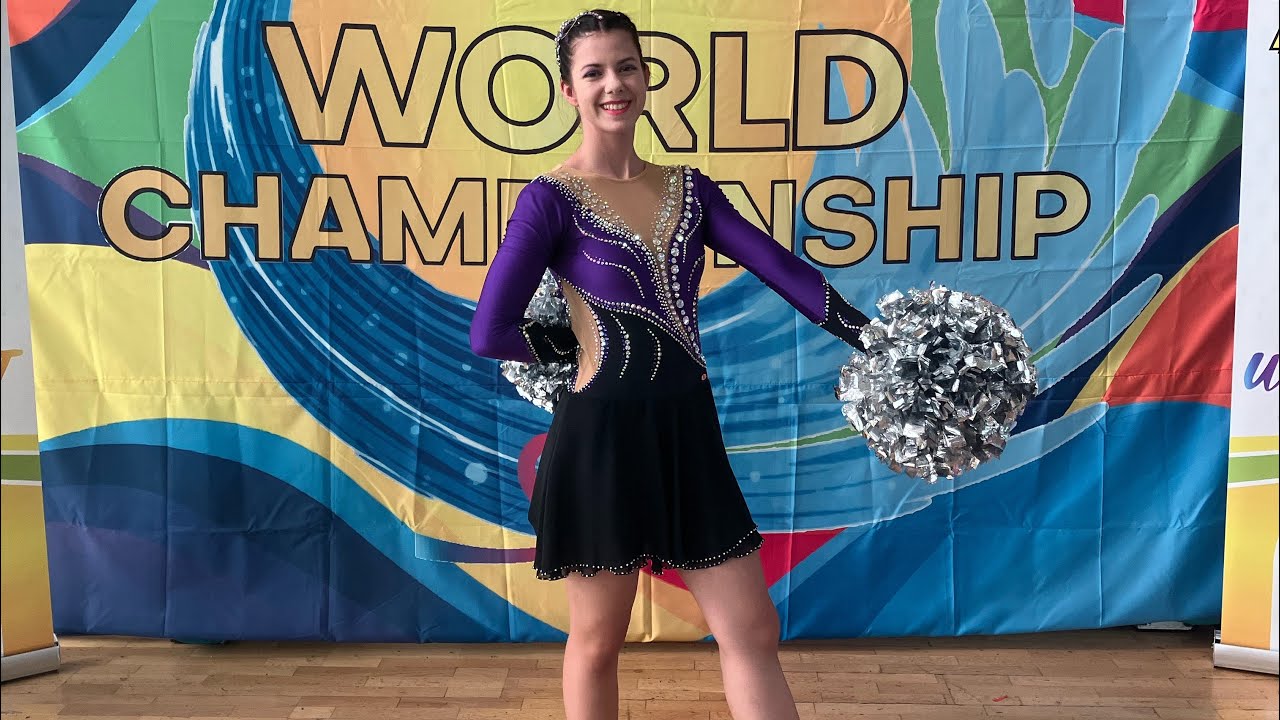 Mažoretky Galaxie X Šumperk - solo pom classic senior Monika Lefantová