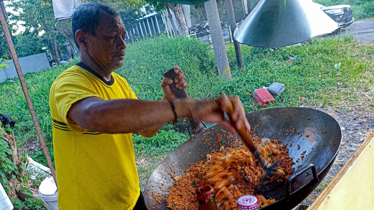 NASI GORENG PALING TERKENAL DI SURABAYA - Warung Nasi Goreng Cak Moo
