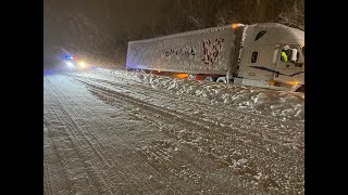 Работа на грузовом эвакуаторе в США в снежный шторм | Освобождаем траки из снежного плена