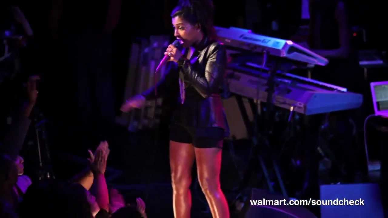 All Access Melanie Fiona Performs "Change the Record" LIVE on Walmart