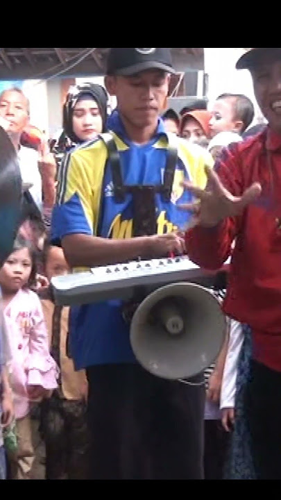 hiburannya meriah banget #wedding #temumanten #pengantin #paespengantin #drumband #dekorasipernikaha