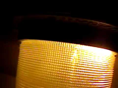 วีดีโอ: เมทัลฮาไลด์ 175 วัตต์ดับไฟได้กี่ลูเมน?