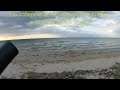 По берегу Черного моря в степном Крыму дикие пляжи