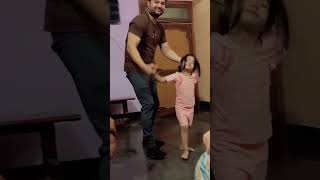 Puru ko dance to ata nhi h or papa ko bi kha ata h #viralvideo #ekmotahathighumechala #😍😍