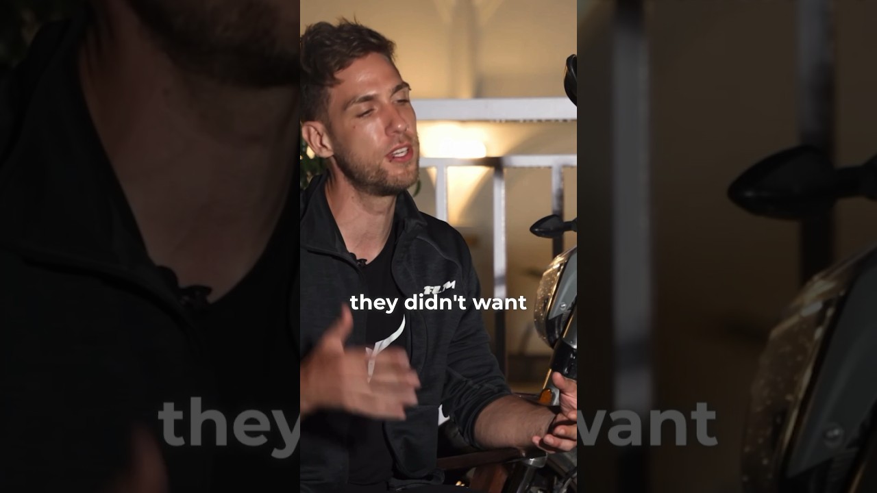 „I looked at machine guns all day!“ 