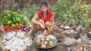 Yummy! Octopus hot chili with Fresh vegetables, Survival cooking, Seafood yummy