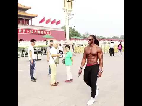 Ulisses JR naked walking in Beijing of China see what happen.