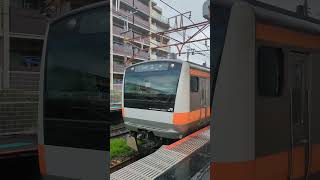 中央線233系高尾行きが西八王子駅を発車