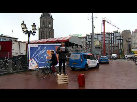 Tou Eem... dit kraam je toch niet uit op de Grote Markt?