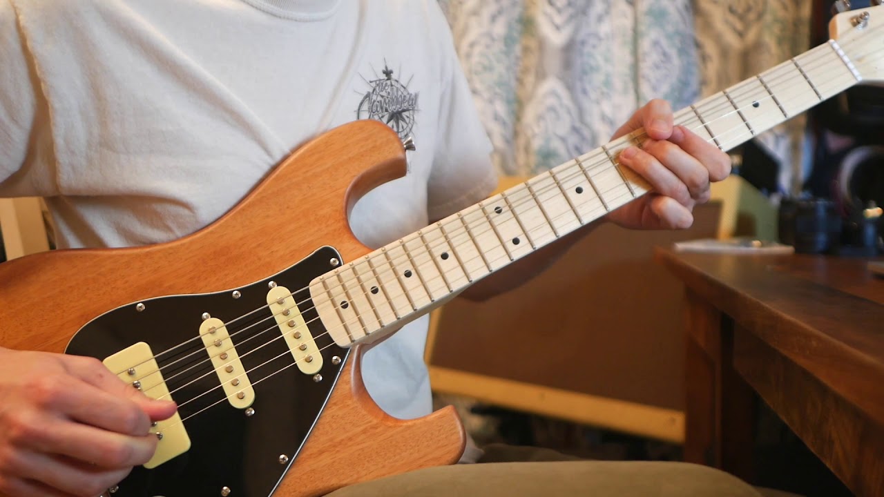 Introducing: Ruckus Guitars RS Tribute auf YouTube ansehen Introducing: Ruckus Guitars RS Tribute auf YouTube ansehen