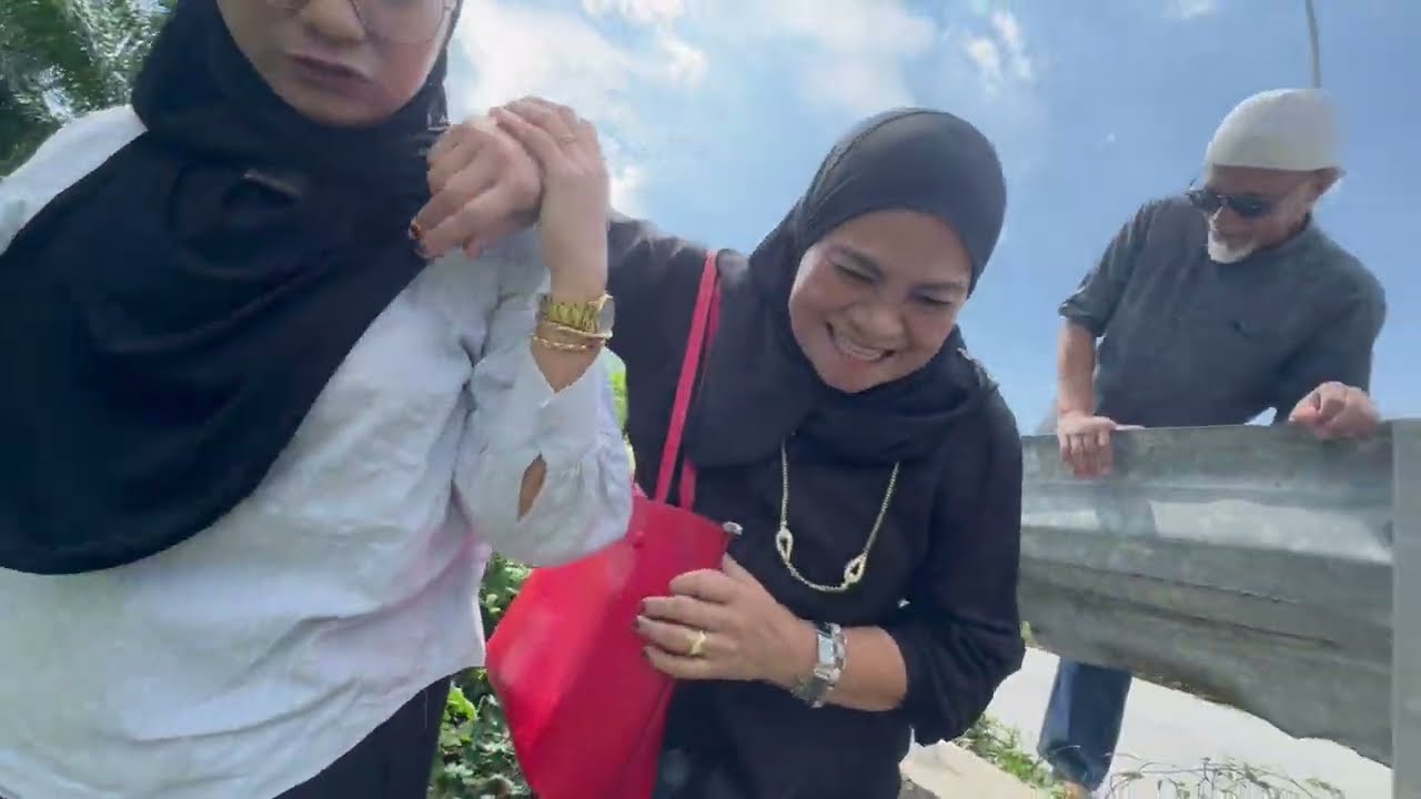 Alhamdulillah, Jentera kotak selamat mendarat di Pulau betong, nak makan bawal goreng port rahsia?