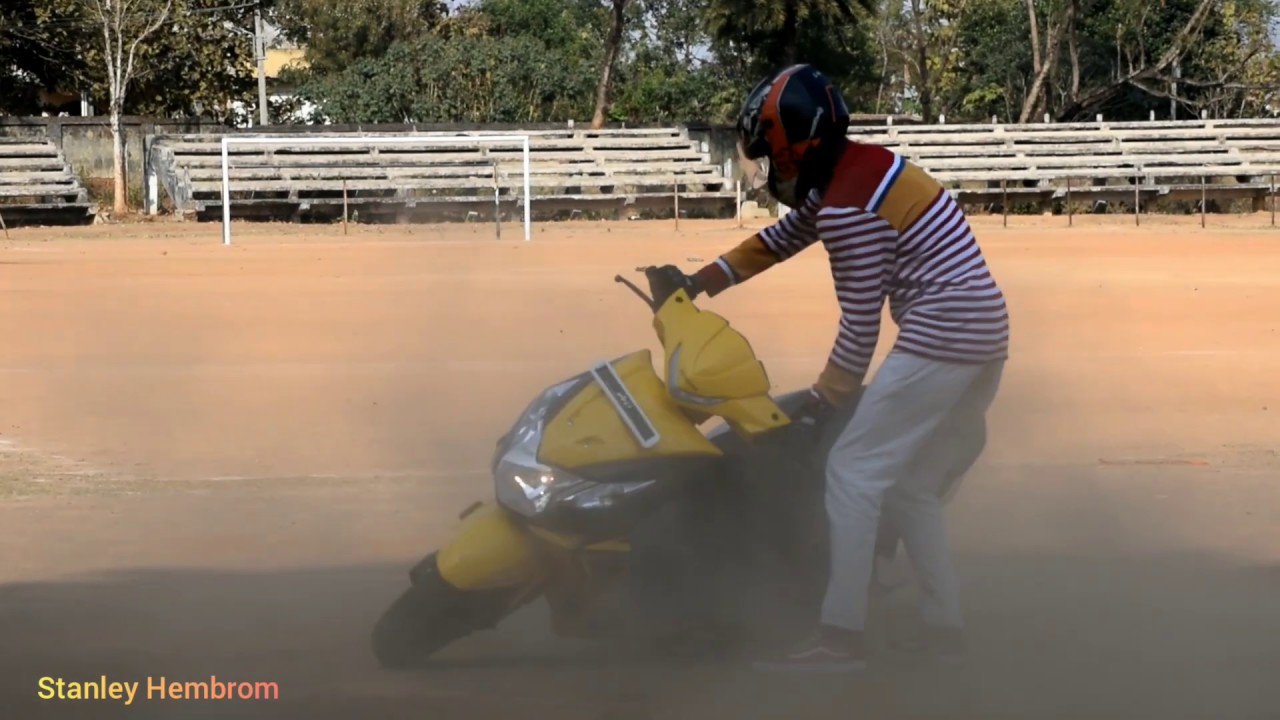 Honda dio stunt