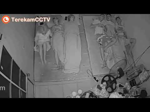 Terekam CCTV Wanita Pura2 Ngelindur Demi Gr3p3 Temen Cowok Nya