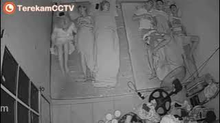 Terekam CCTV Wanita Pura2 Ngelindur Demi Gr3p3 Temen Cowok Nya