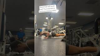 Resistance band push ups 😆 #pushups #exercise #workout #strength