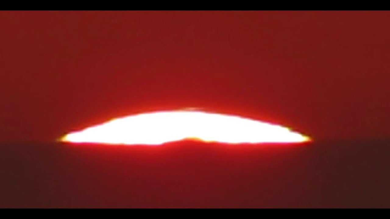 Cloud top green flash