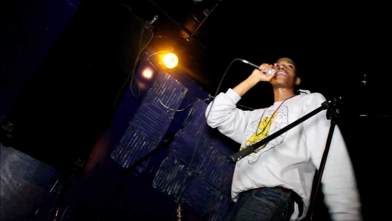 LuvaBoy TJ Performs No Frontin' LIVE in Philly