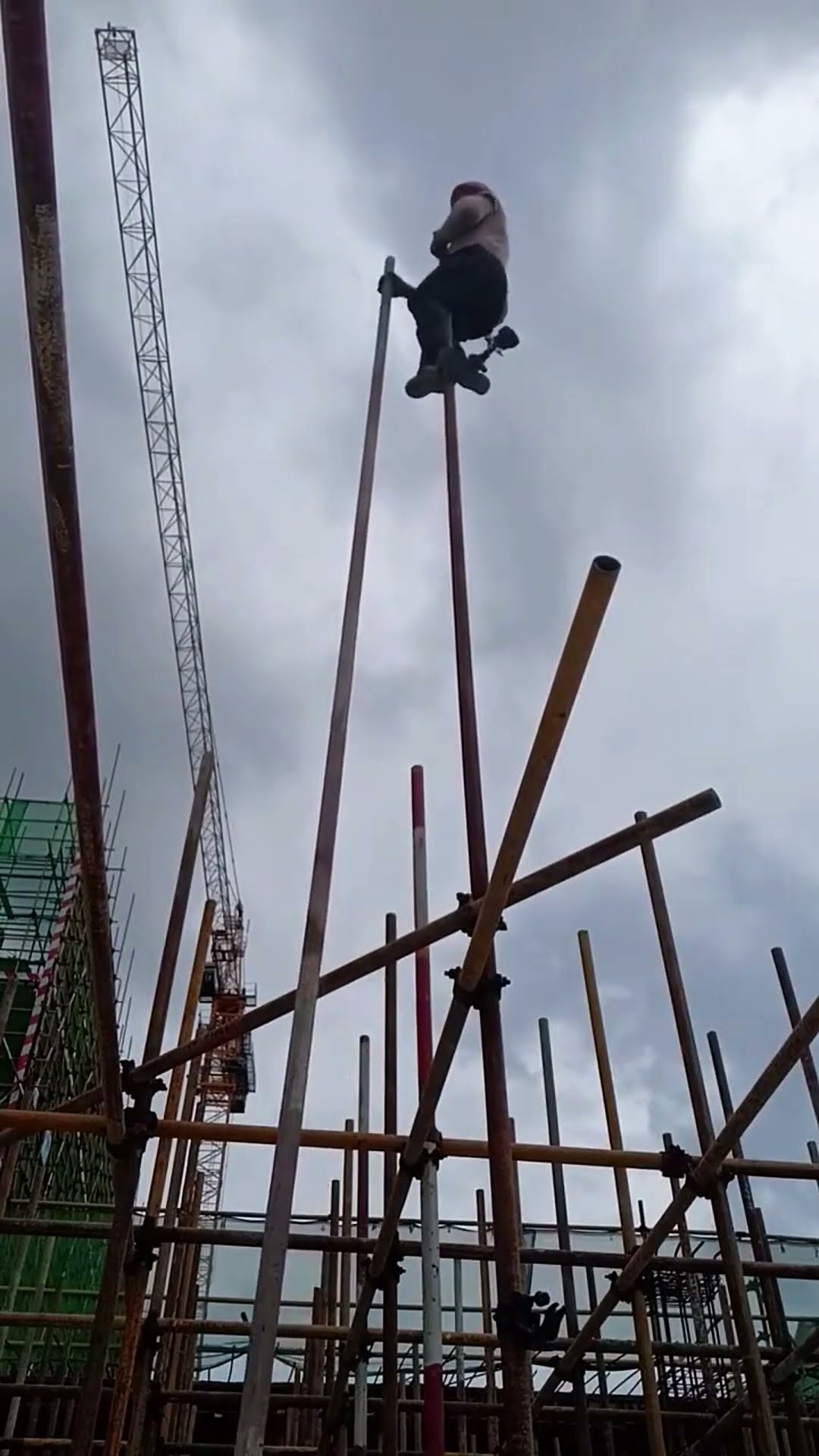 Steel pipe shelf construction process