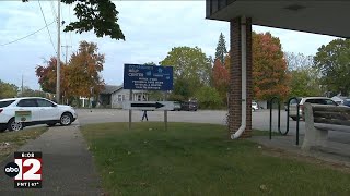Dozens get fed at mobile food pantry in Flint