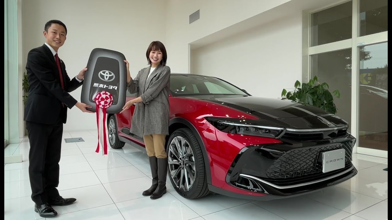 新型クラウン】クラウンアンバサダー号を村上美香さんに納車!! - YouTube