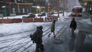 Divis/Obliv-ion
Unconvincing NPC Interaction in Tom Clancys The Division Divis/Obliv-ion