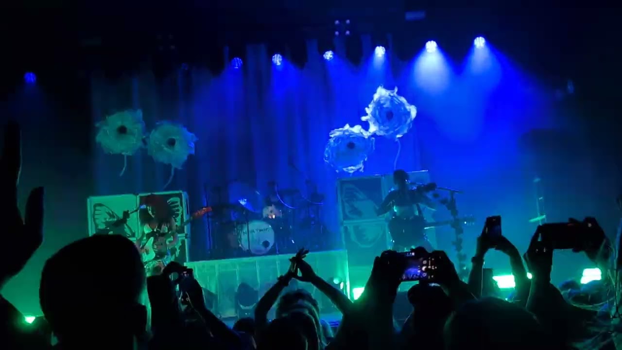 Nova Twins - Piranha (Live in Manchester 2025)