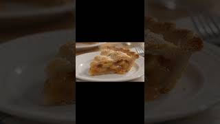 Classic American apple pie 🍎🥧 #food ApplePie #BakingFromScratch #AmericanDessert #PieLovers