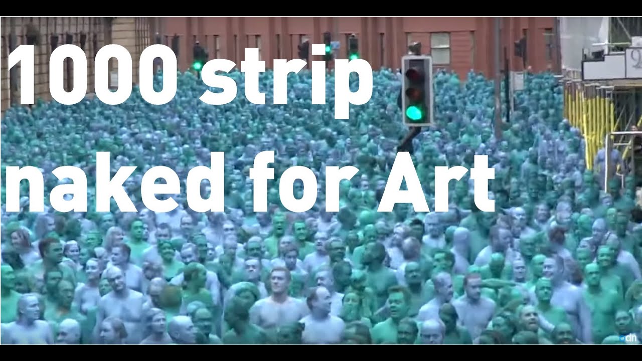 Thousands strip naked and paint themselves blue in Hull YouTube