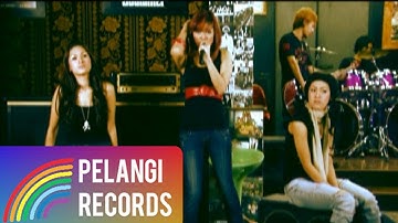 Dewi Dewi - Takkan Ada Cinta Yang Lain | Official Music Video