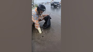 Cleaning Garbage Unclog Drain Under Rain storm Flooding #real #shorts #cleaning #unclog
