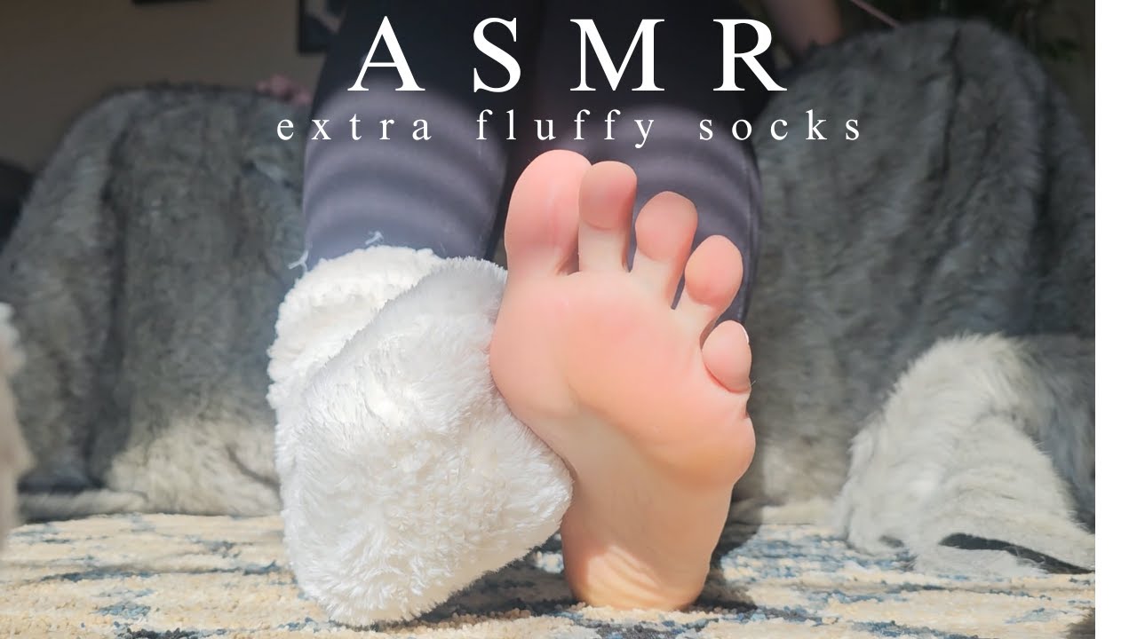 ASMR | Extra fluffy cozy socks !