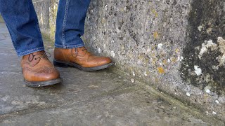 Real Men Wear Tan(ish) Boots
Real Men Wear Tan Shoes: https://www.youtube.com/watch?v=R47GLSJnonI
Hello Glasgow My Love: https://www.youtube.com/watch?v=roAhHNFQaJQ
Barker Shoes: https://www.barkershoes.com/
Dainite: https://dainite.com/about/
Grenson Shoes: https://www.grenson.com/
Market Harborough: https://en.wikipedia.org/wiki/Market_Harborough
Bonus track: https://www.youtube.com/watch?v=tUJQigu0_04
Spotify playlist of nearly all the erasedculture videos bonus tracks, Tarquin claims it’s a musical education:
https://open.spotify.com/user/mdoorb/playlist/7lsSS5GwgUqlMDINuH0BN7 Real Men Wear Tan(ish) Boots
