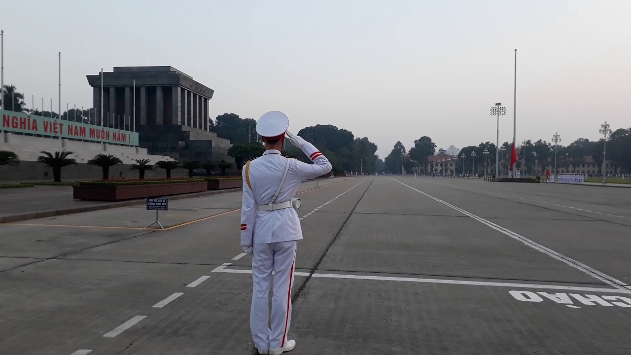 Lễ Chào cờ Lăng chủ tịch - Hồ Chí Minh