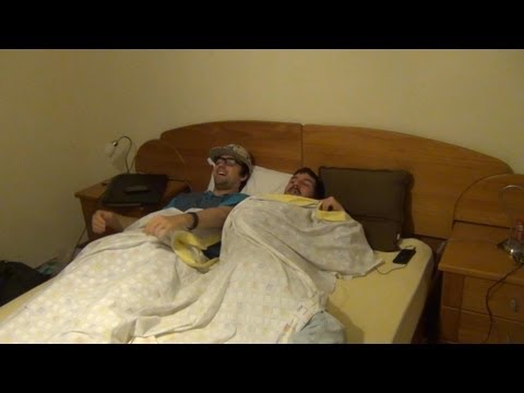 Dois Homens, Uma Cama! =P - Dia 2: VLOG
