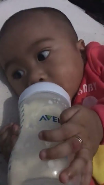 Bayi minum susu botol sambil tidur | #susubayi #dotbayi