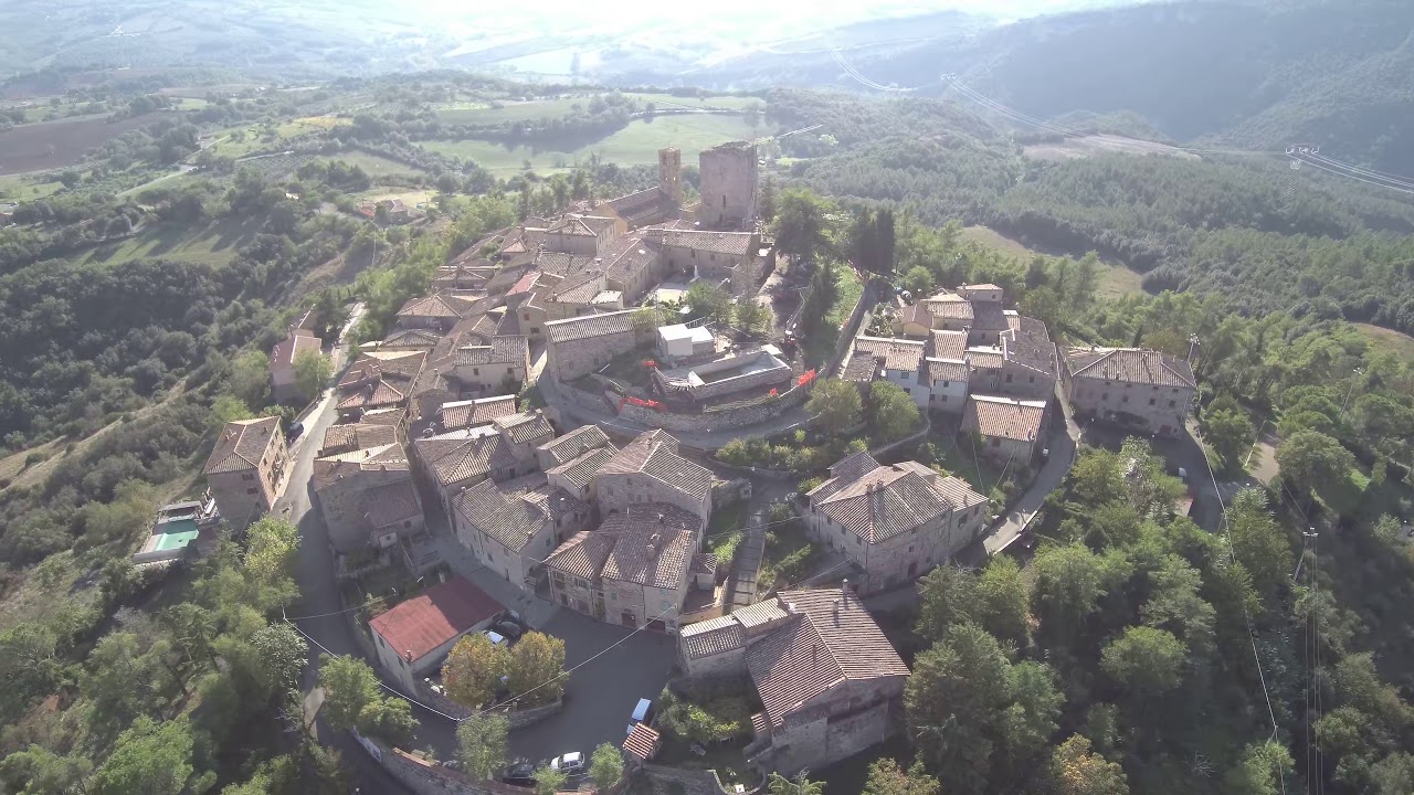 Montecastelli Pisano, vista da drone