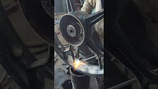 “टूटा हुआ Alloy Wheel और Bend Rim 😳 क्या ये फिर से ठीक होगा?”