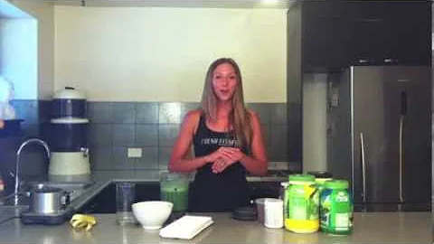 Your First Green Smoothie with Carlie Webb