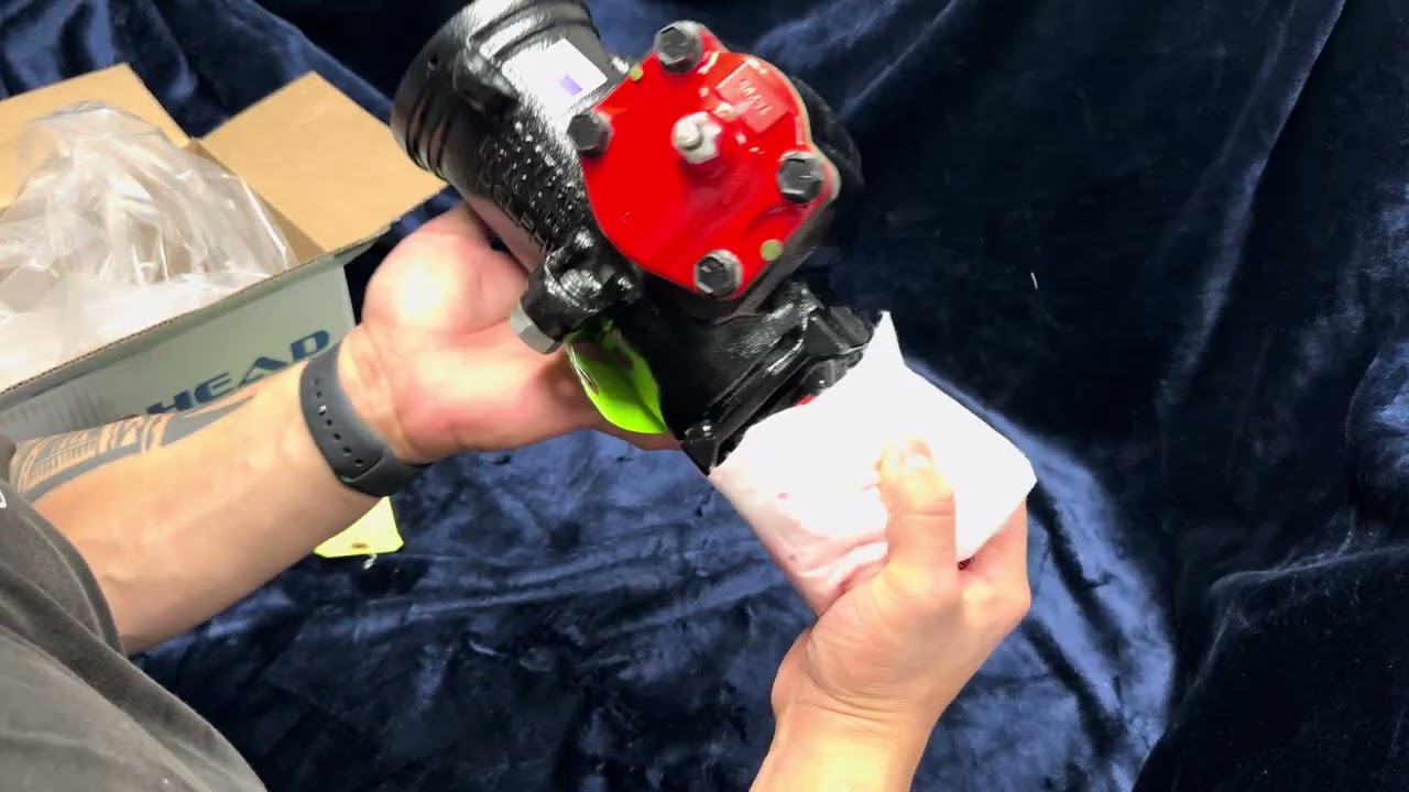 Red head steering box 99-07 2500hd unboxing 