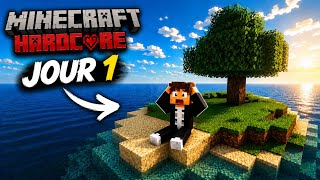 100 DAYS on the SMALLEST DESERT ISLAND in Minecraft Hardcore!
