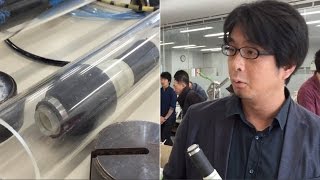 Earthworm robot and its creator screenshot 4