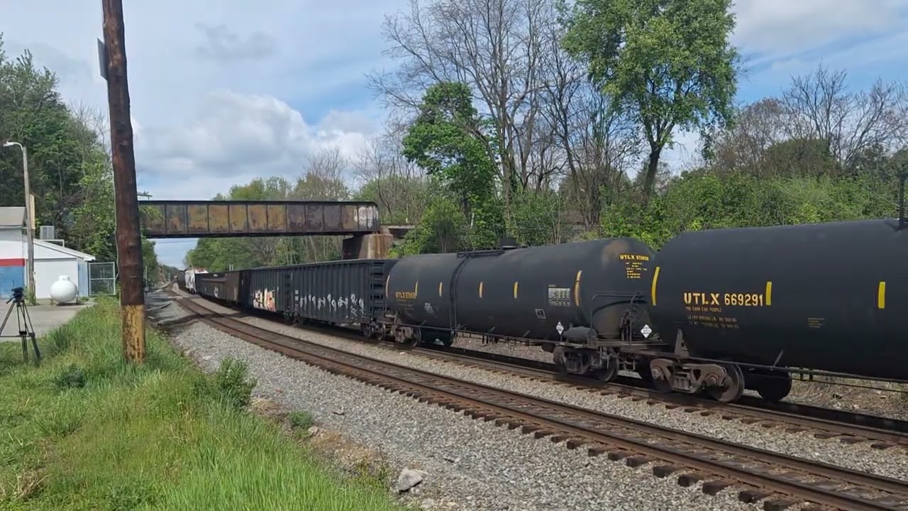 Crazy Railfan Day at Shenandoah Junction (Pt1) - YouTube
